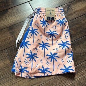 Chubbies Men's Classic Swim Trunks 5.5" Inseam,‎ Orange/Blue, Palm Tree, Sz M